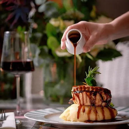 Imperial فندق 4*